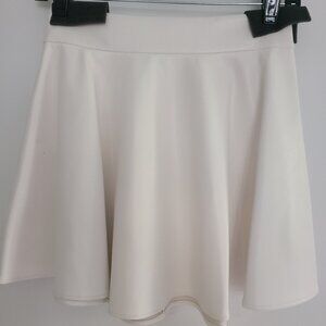 ALICE + OLIVIA Vegan Leather White Flared Mini Skirt Size 0